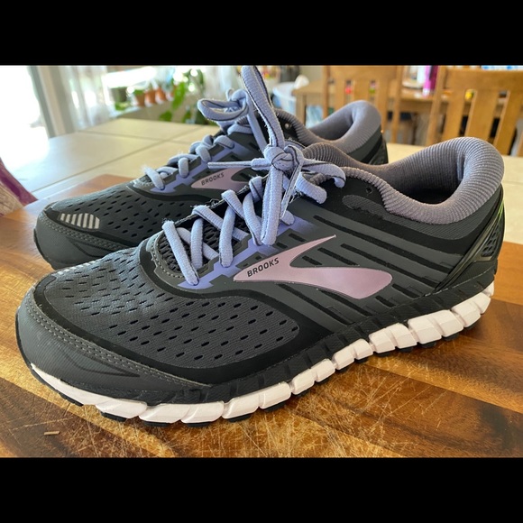 brooks ariel 18 size 10